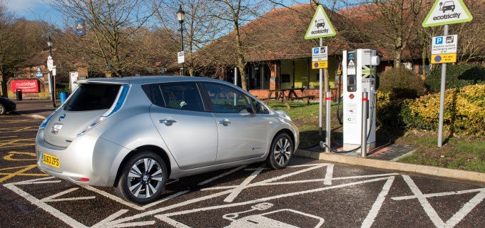 Nissan : 1.000 bornes de recharge rapide en Europe