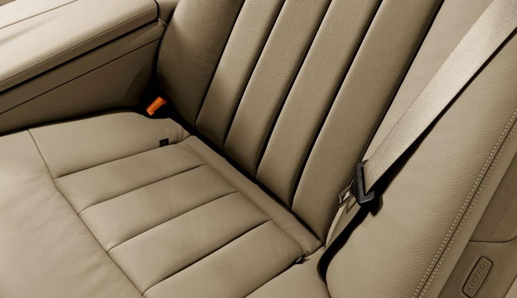 Attaches Isofix camouflées - Sièges individuels Classe E 2009