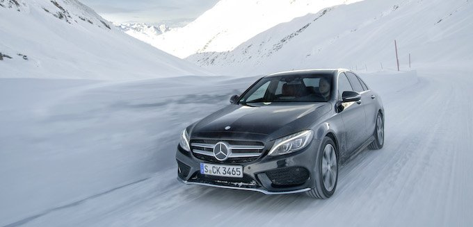 Mercedes Classe C sur la neige