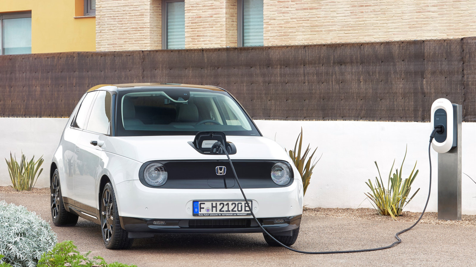 Honda e en charge