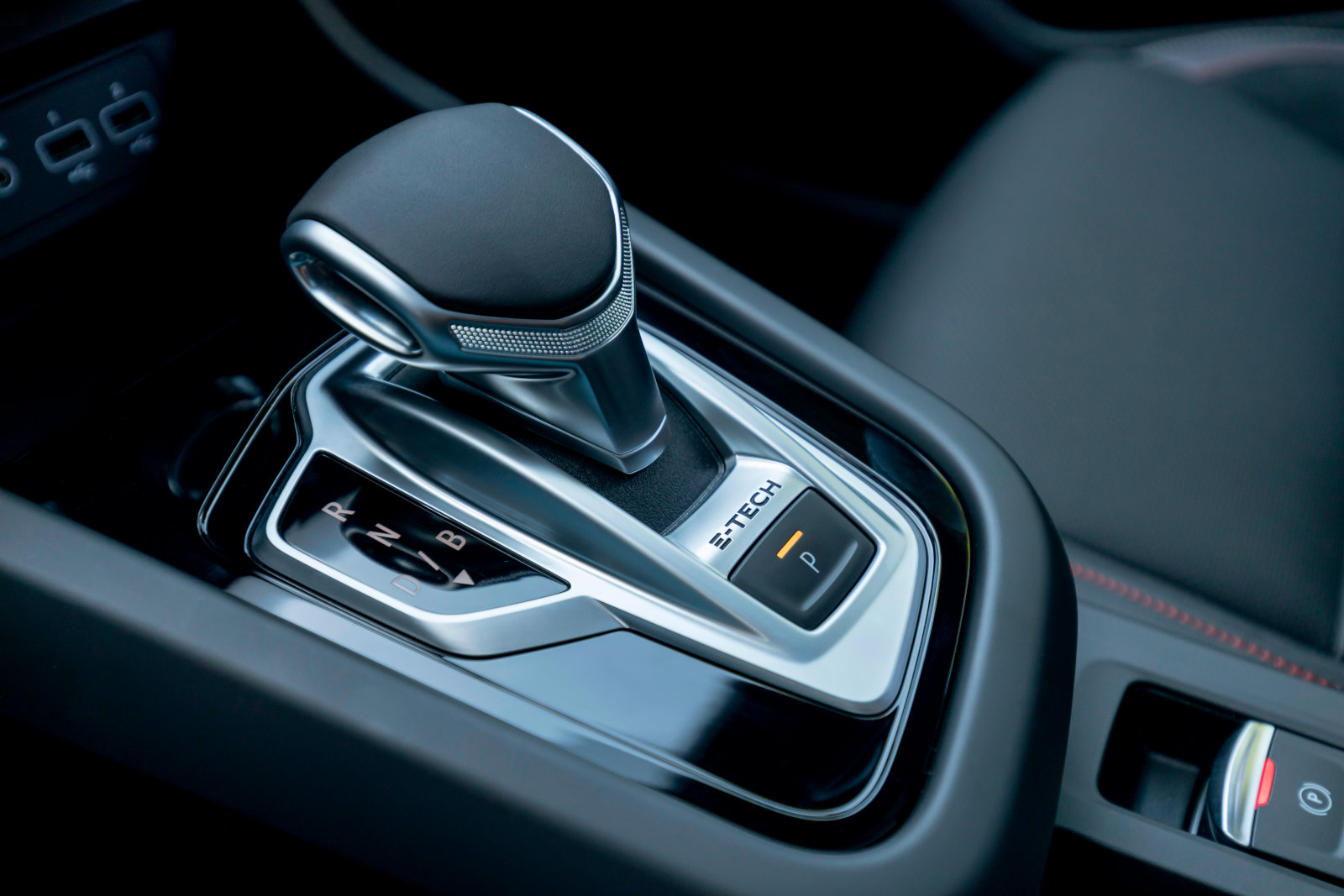 pommeau boîte de vitesses Renault E-Tech hybride