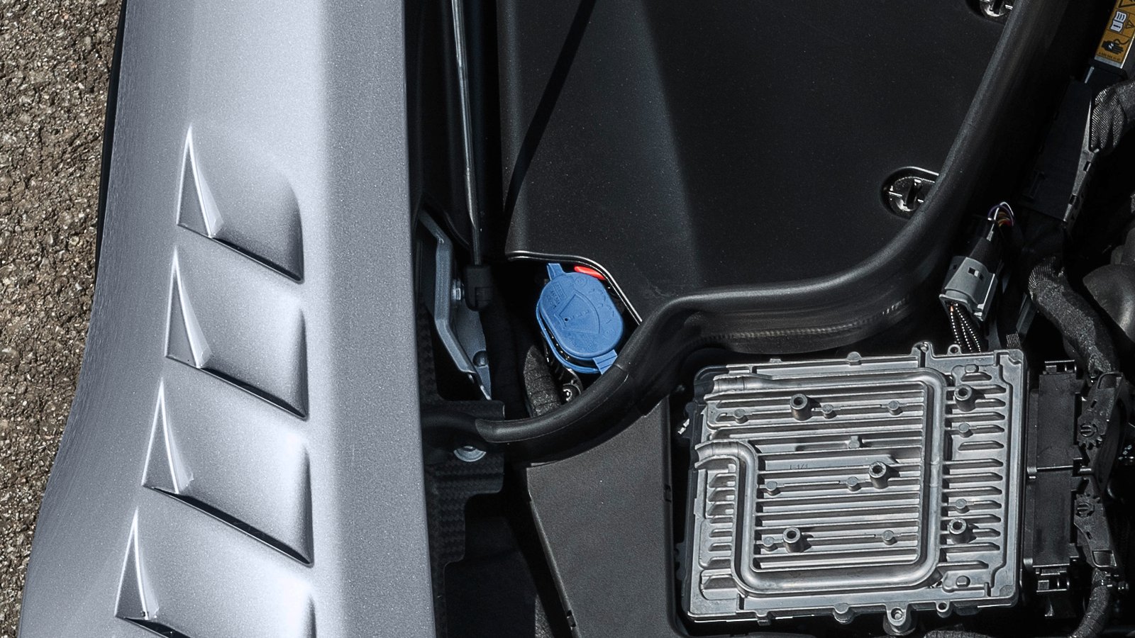 Bouchon du réservoir de liquide lave-glace (Mercedes AMG GT)
