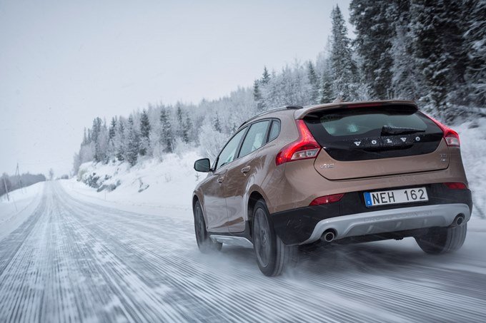 Volov V40 Cross Country sur route enneigée