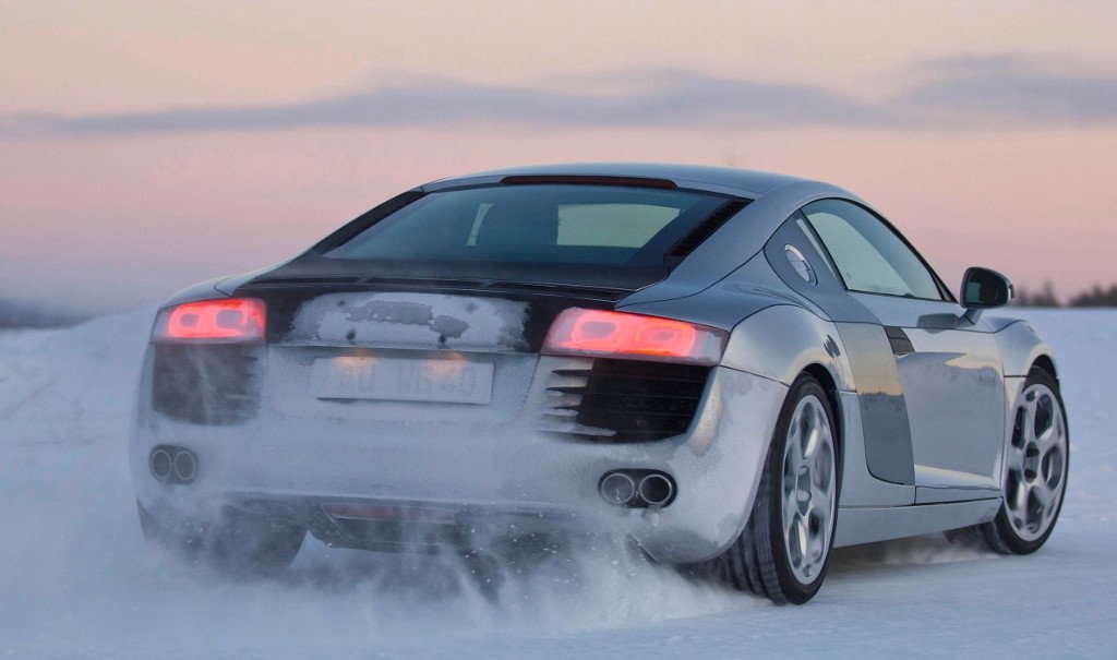 Audi R8 sur la neige