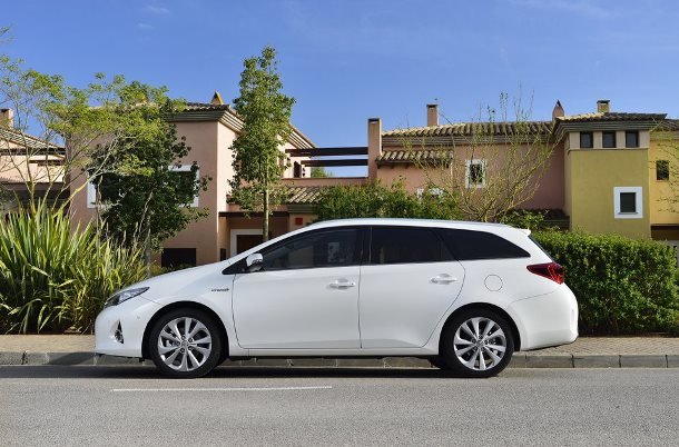 Toyota Auris Touring Sports - vue de profil