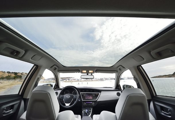 Toyota Auris Touring Sports - Toit ouvrant panoramique