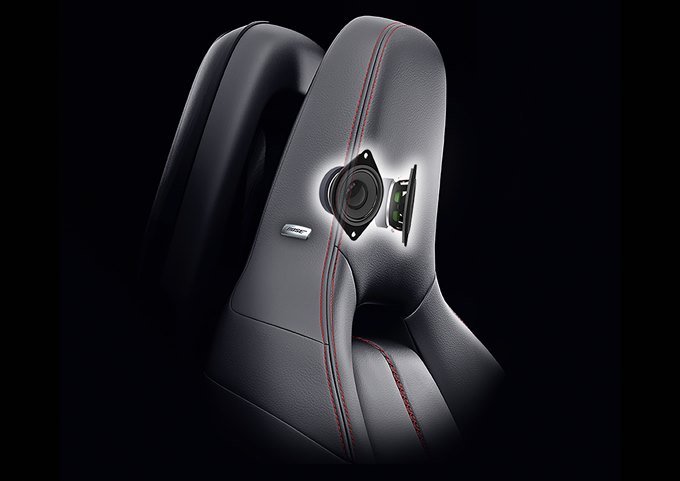 Mazda MX-5 - Haut-parleurs intégrés dans l'appuie-tête