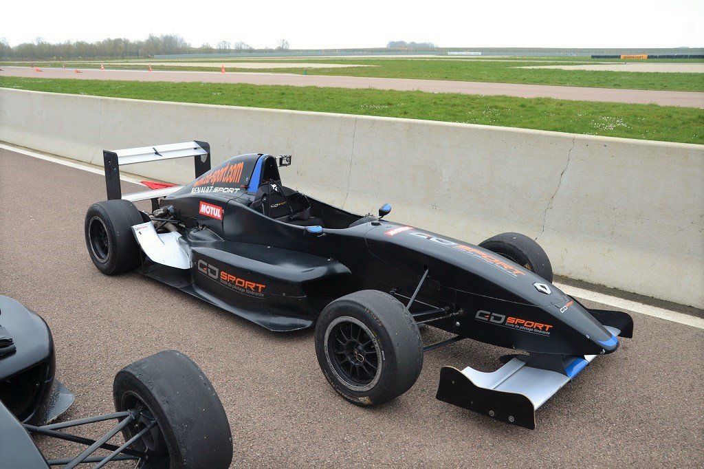 Stage de pilotage Formule Renault CD Sport - stands