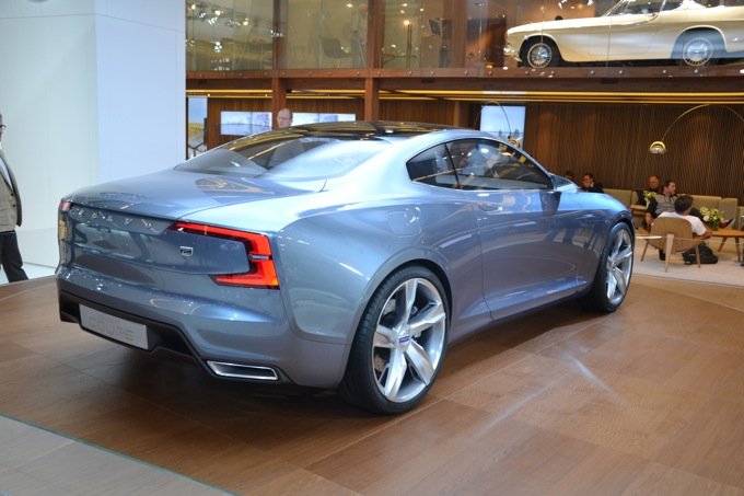 Volvo Concept Coupé - vue de trois-quart arrière