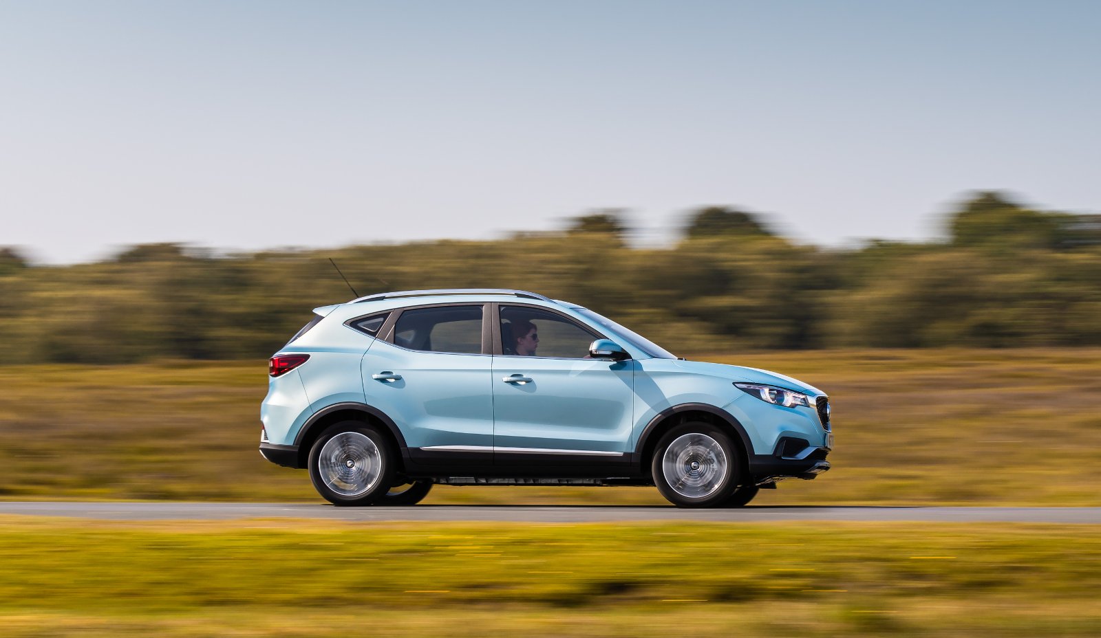 MG ZS EV - vue dynamique de profil