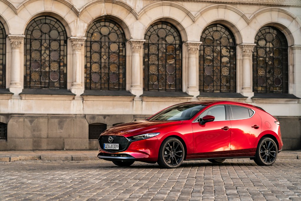 Mazda3 Skyactiv-x de profil