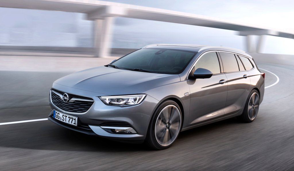 Insignia Sports Tourer - vue de trois quart avant