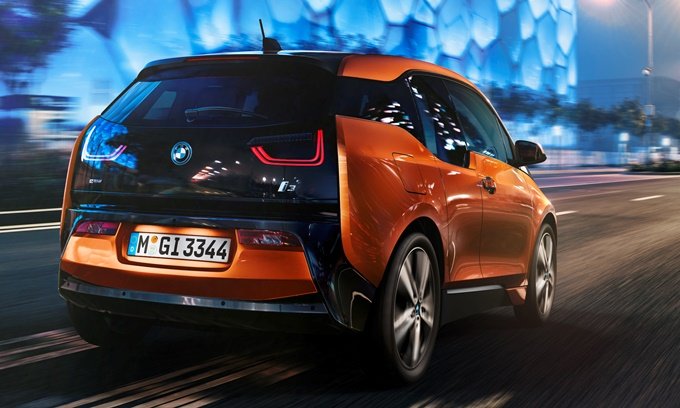 BMW i3 - hayon noir et feux arrières