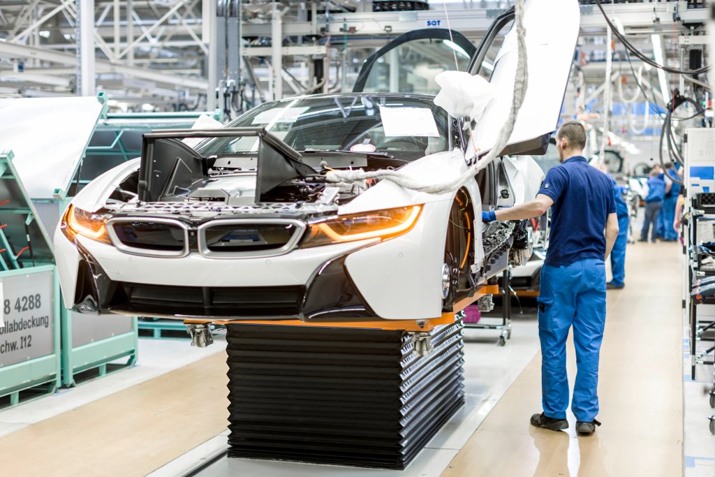 BMW i8 - assemblage final sur la ligne de production