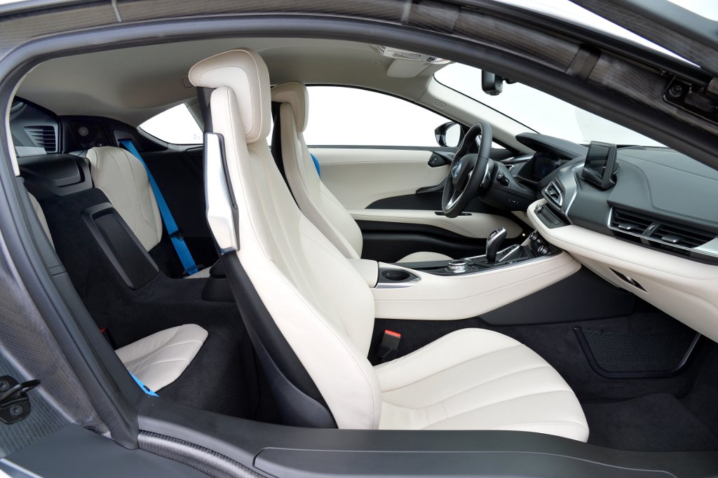 BMW i8 Coupe - espace habitable 2+2