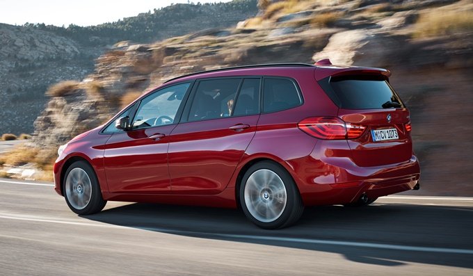 BMW Série 2 Gran Tourer - trois quart arrière