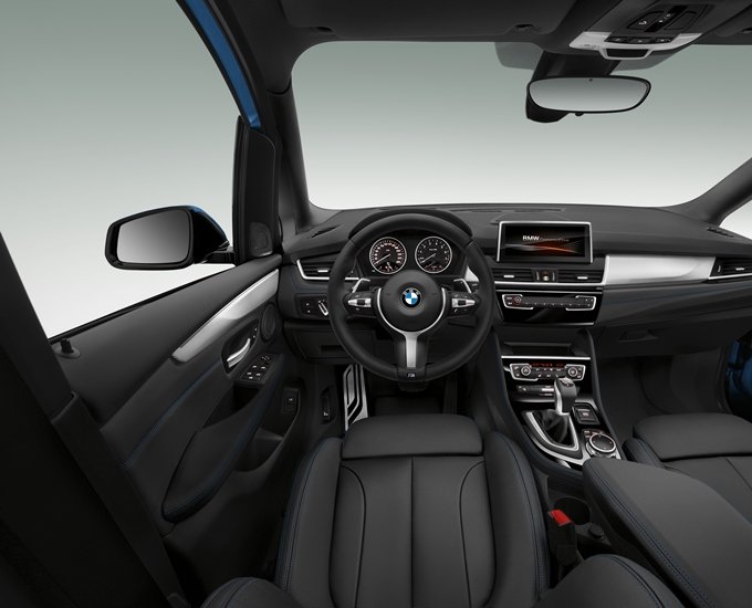 BMW Série 2 Gran Tourer - vue conducteur intérieur noir