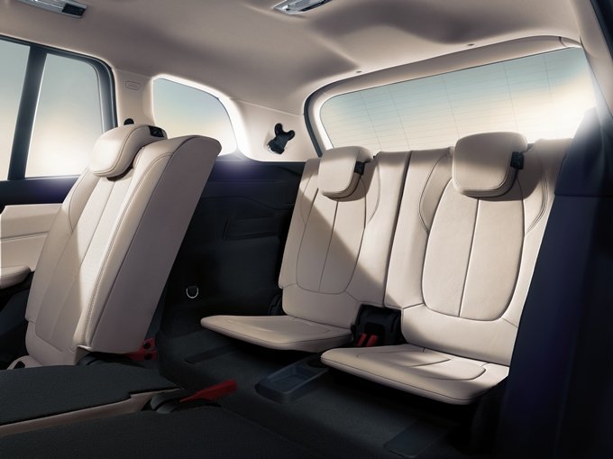 BMW Série 2 Gran Tourer - places du rang 3 intérieur beige